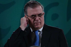 ebrard-amlo-la-voz-de-queretaro-2