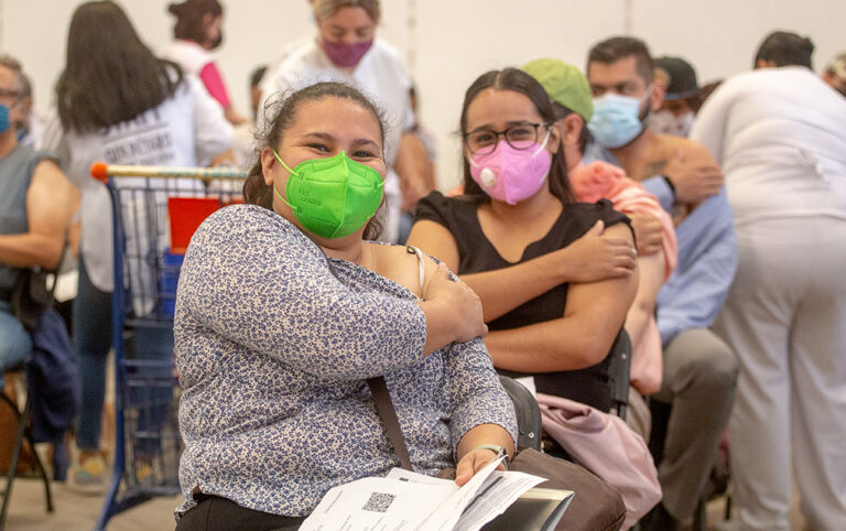 vacuna-pfizer-covid19-protección-la-voz-de-Querétaro