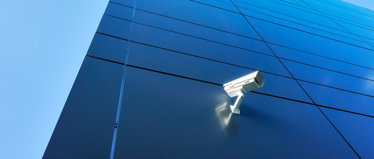 Una cámara de videovigilancia integrada con IA por Seguritech