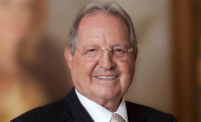 Olegario Vázquez Raña