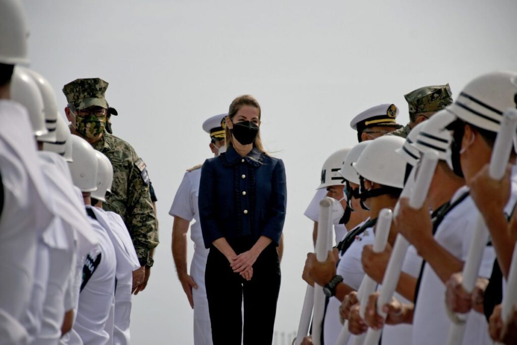 Patricia Lobeira Rodríguez vela por la seguridad del turismo en el Puerto.