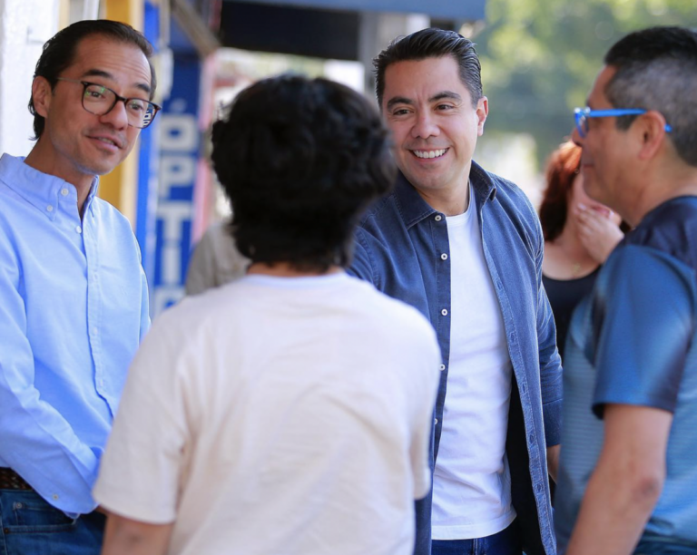 FeliFer Macías cercano a la gente a través del programa programa “100 colonias en 50 días” programa “100 colonias en 50 días”.