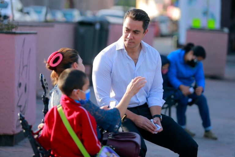 FeliFer Macías puso en marcha "De madrugada Contigo"