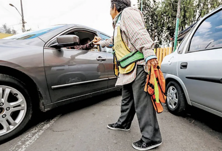 Los franeleros ya no pueden trabajar en el Estadio Corregidora.
