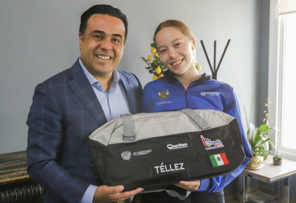 Los atletas convivieron con Luis Nava.