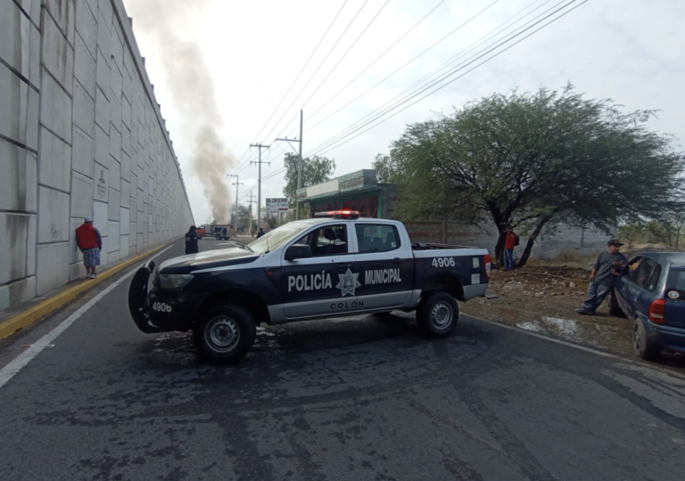 Policías locales evitaron el linchamiento del funcionario municipal de Colón.