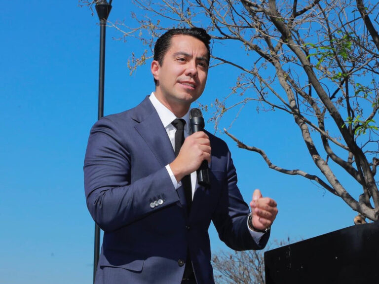 FeliFer Macías: Salvaguardar las autopistas en México es una cuestión vital