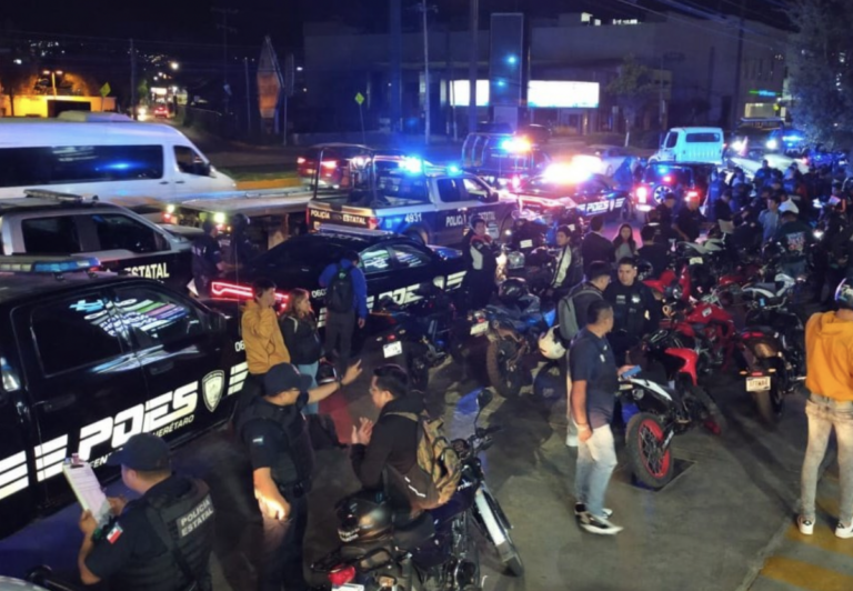 Durante el operativo contra las carreras clandestinas, también se encontró a personas consumiendo sustancias tóxicas y bebidas alcohólicas.