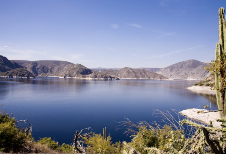 La Presa Zimapán se inauguró en 1996 como una moderna planta hidroeléctrica.