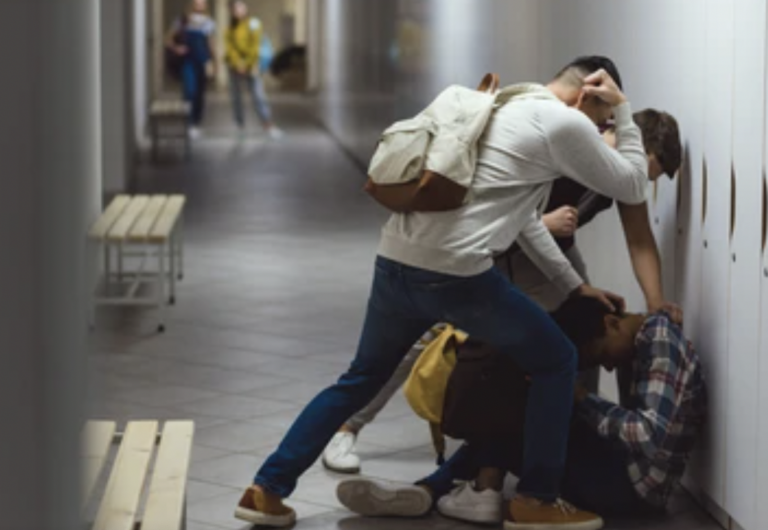 A pesar de la brutal golpiza no se permitió la entrada al plantel de elementos de la Cruz Roja.