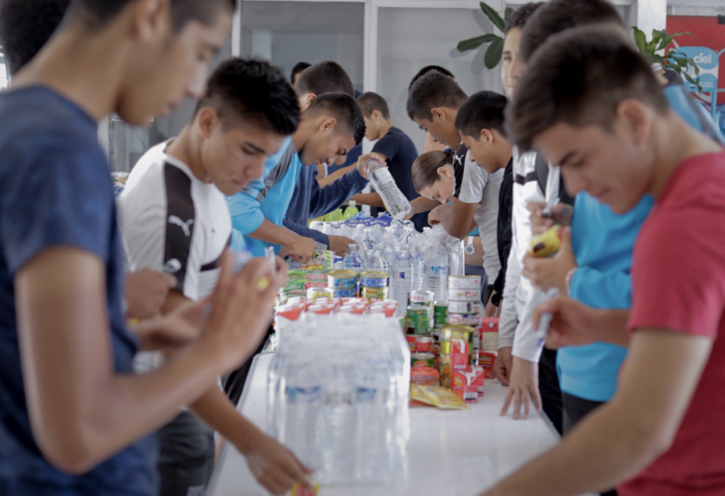 Ya son varios los centros de acopio montados en Querétaro capital y otros municipios para ayudar a Guerrero.