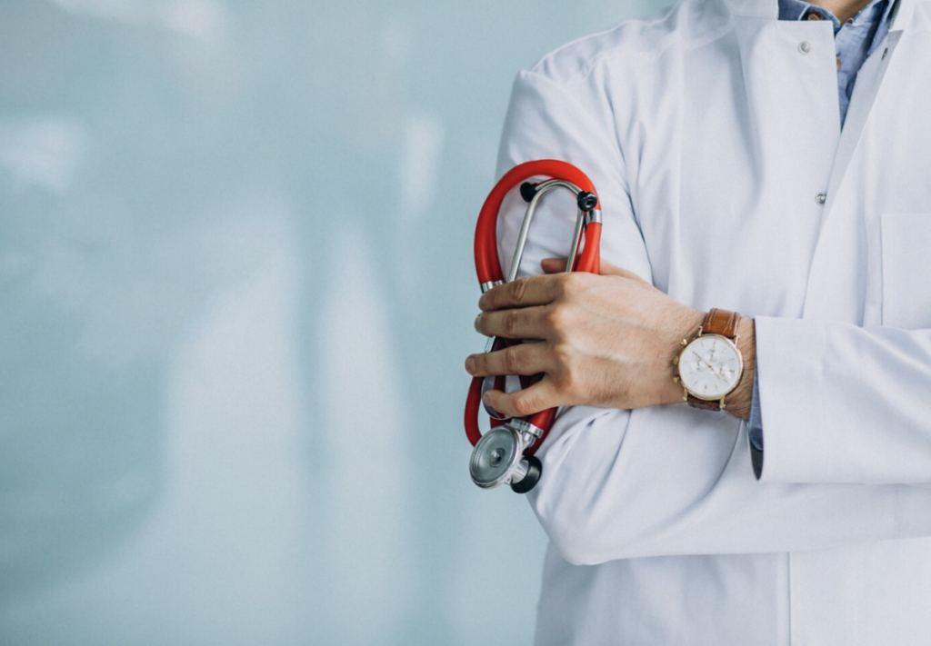 En Querétaro hay déficit de personal médico sobre todo en octubre, informaron las autoridades estatales.