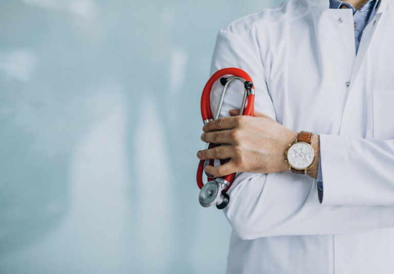 En Querétaro hay déficit de personal médico sobre todo en octubre, informaron las autoridades estatales.