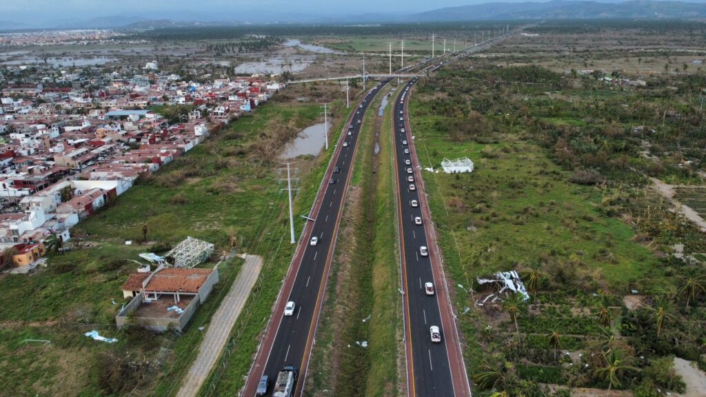 Gobierno de Guerrero se encuentra en la tarea de restaurar rutas de transporte en Acapulco. Evelyn Salgado Pineda