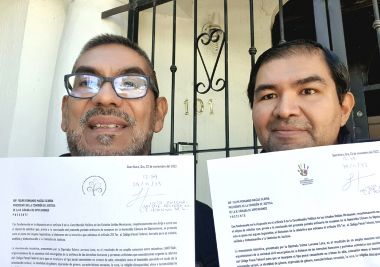 Activistas del Frente Queretano por el Derecho a la No Discriminación y el Estado Laico hicieron la solicitud al diputado FeliFer Macías.