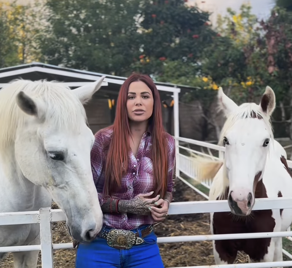 Una integrante del equipo de escaramuzas de Querétaro golpeó hasta en siete ocasiones a un caballo.