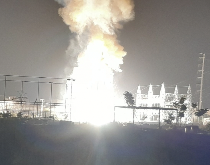 Estallido en subestación eléctrica deja varias colonias sin luz en Juriquilla, Querétaro.