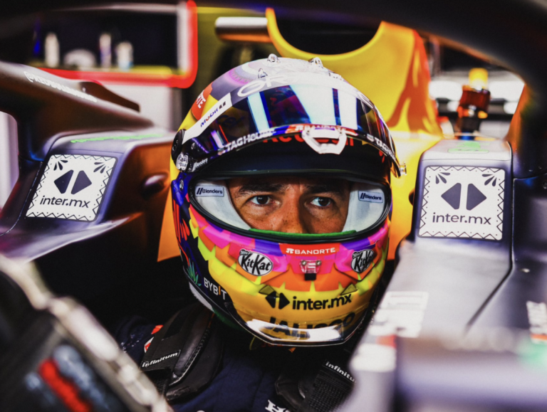 En 2024 "Checo" correrá nuevamente con Red Bull.