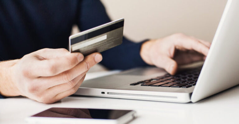 Oscar Reyes de la Campa: El declive del uso del efectivo es evidente