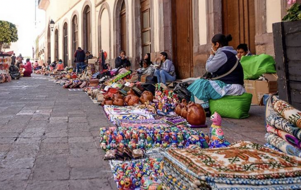 Entre 30% y 33% de los negocios en el estado se encuentra en dentro del comercio informal.