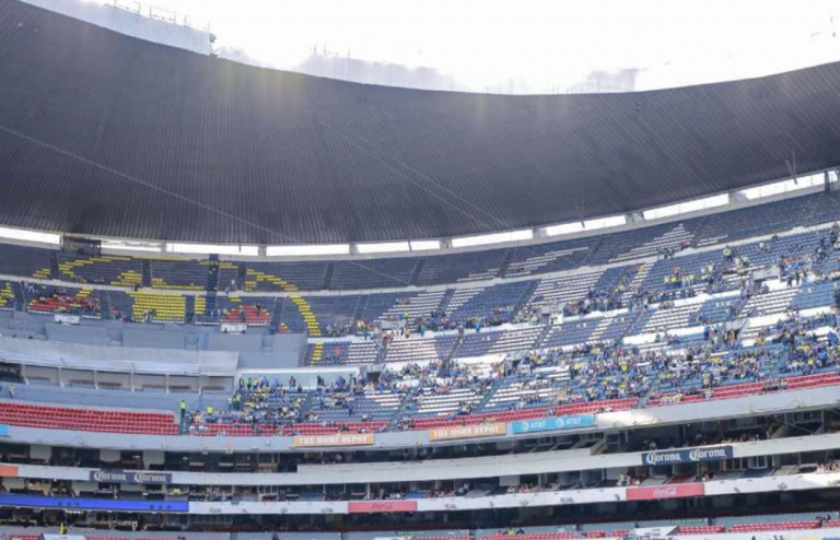 El Estadio Azteca podría ser sede del partido entre Gallos Blancos y las Águilas.
