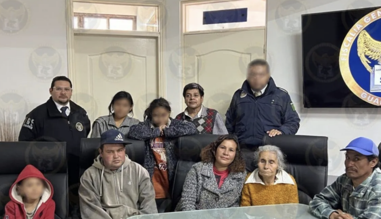 Familia se reencuentra tras 32 años.