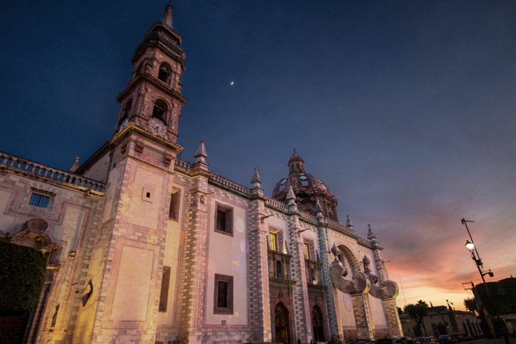 La Diócesis de Querétaro estaría dispuesta a poner su granito de arena en la pacificación.