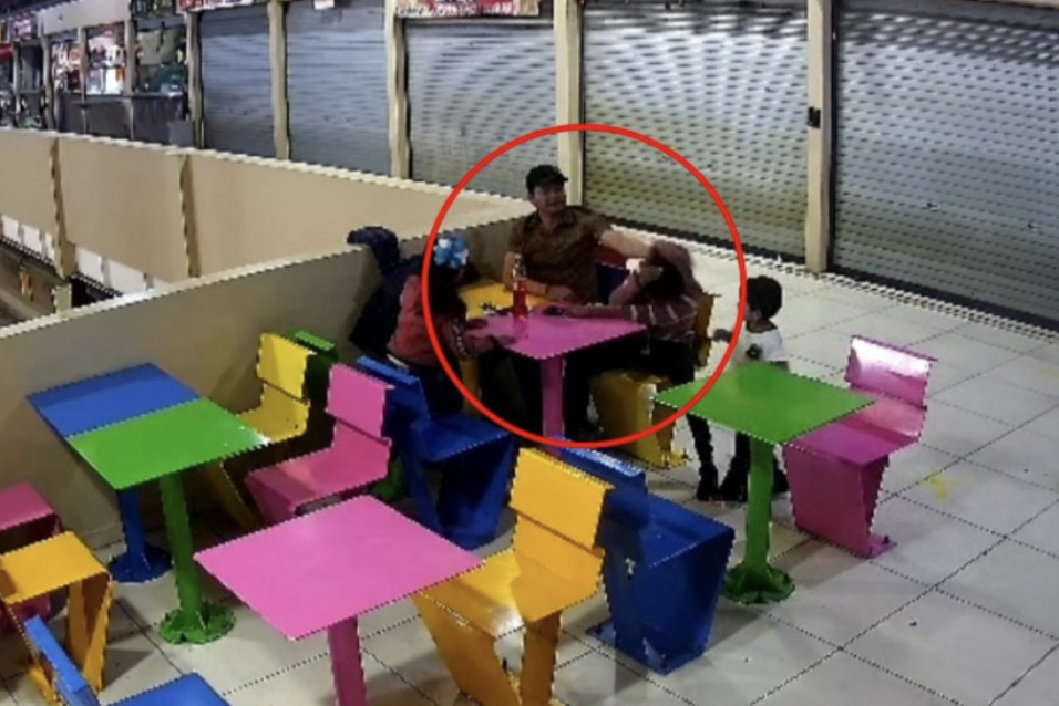 En Querétaro, un hombre golpeó a su ex pareja, sin importar que sus hijos estuvieran presentes.