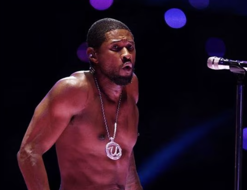 Internet estalla en memes contra Usher tras medio tiempo del Super Bowl.