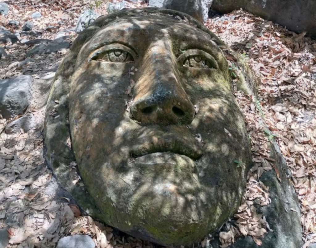 Las misteriosas cabezas gigantes en la Barranca Matambre.