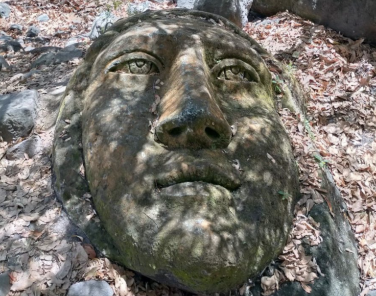 Las misteriosas cabezas gigantes en la Barranca Matambre.