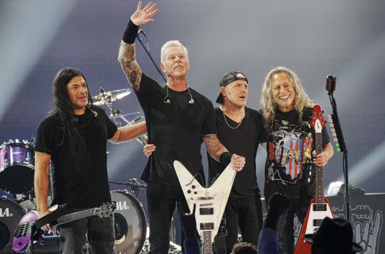 ¿Corridos tumbados y Metallica?