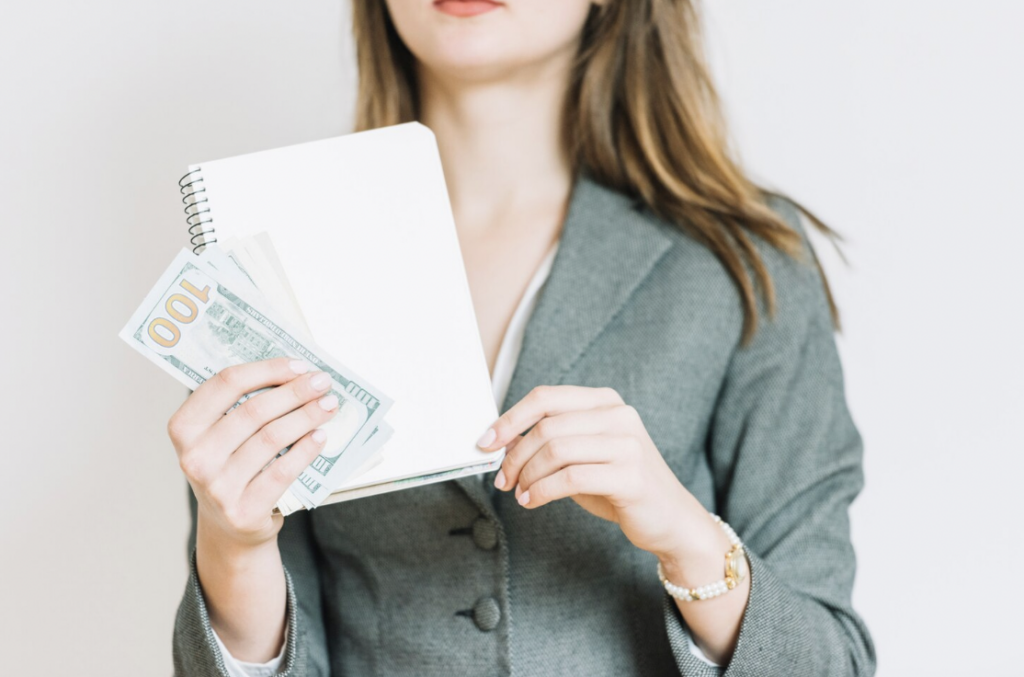 Las queretanas perciben un salario de 562.69 pesos al día en promedio.