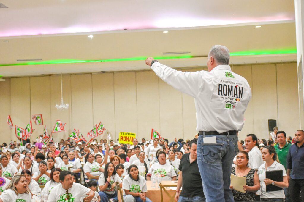 Militantes de Morena y PAN apoyan a Román Cepeda en Torreón