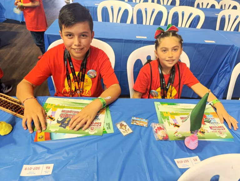 Hermanos queretanos ganan campeonato de cálculo mental