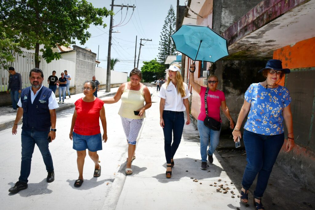 Ayuntamiento de Veracruz mejora infraestructura vial: Patricia Lobeira Rodríguez