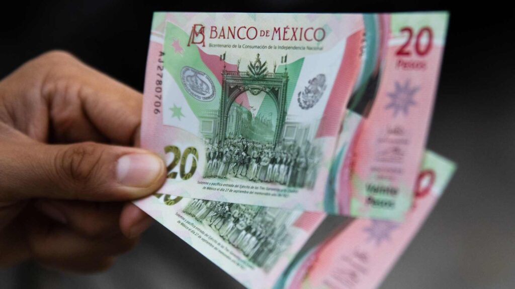 Condenan a mujer a casi 4 años de cárcel por usar billete falso