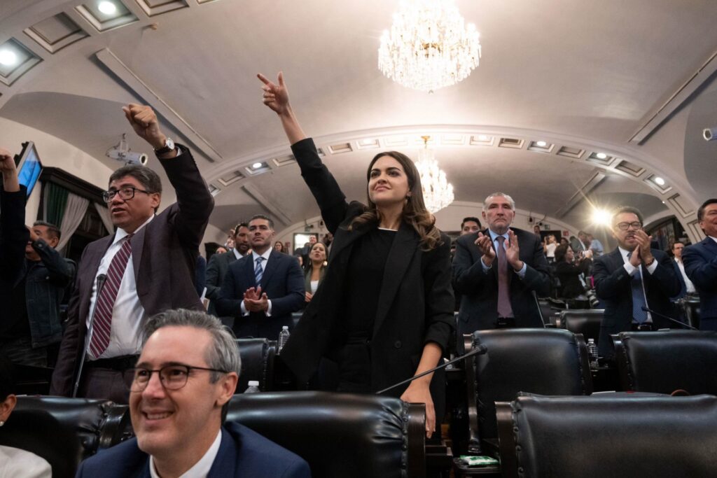 Aprueban la controvertida reforma judicial