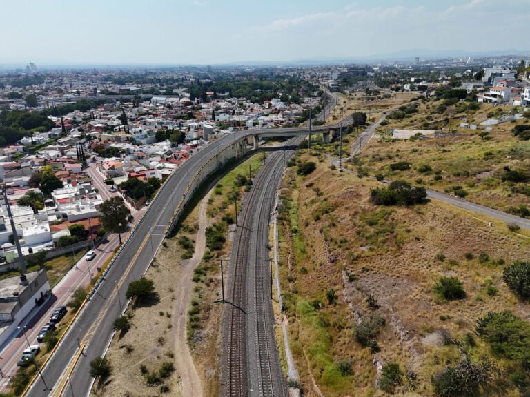 Construirán 7 km al mes para proyecto del Tren México-Querétaro