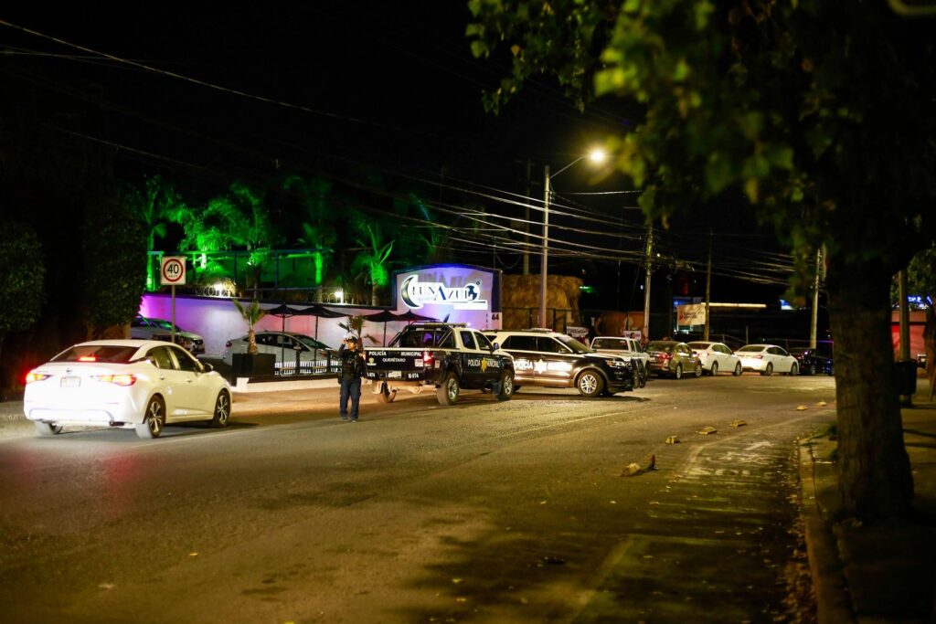 Ataque armado en bar de Querétaro deja 10 muertos y 13 heridos