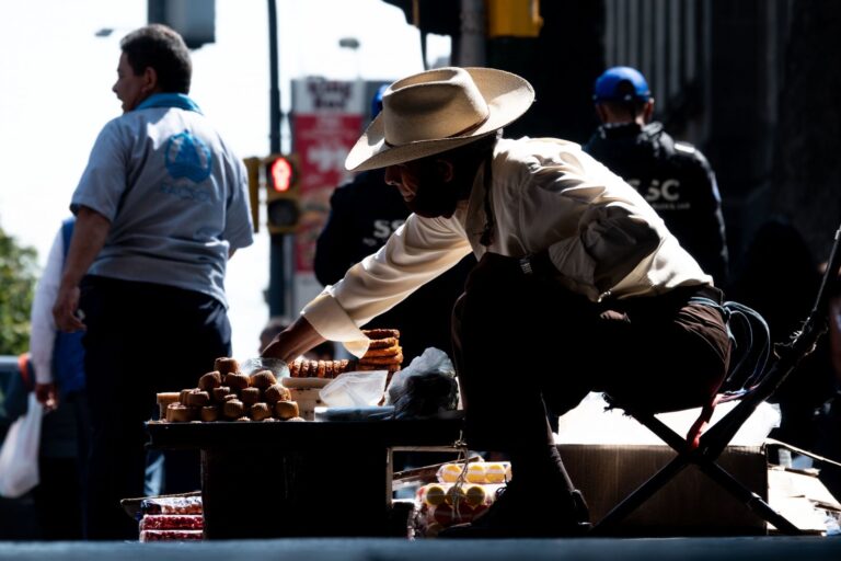 Querétaro, quinto estado con mayor crecimiento en economía informal: INEGI