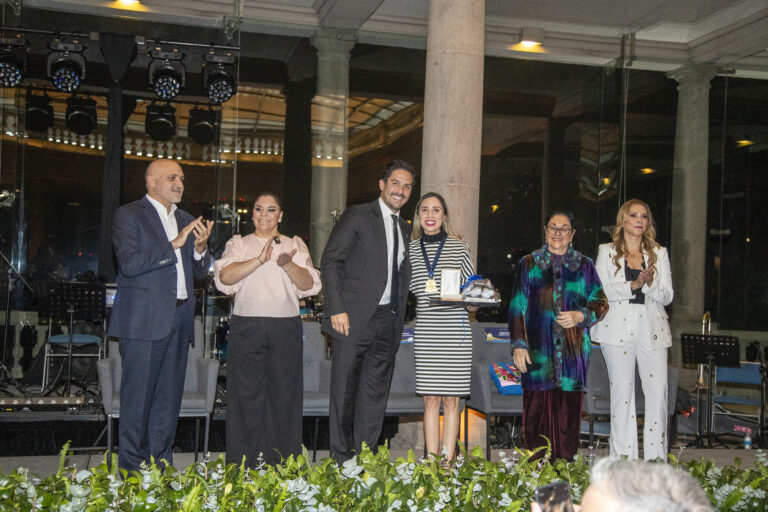 Víctor González Herrera impulsa el altruismo con premios nacionales