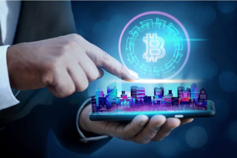 Roberto Guzmán García precisó que la combinación de tecnología blockchain con bienes raíces redefine las posibilidades del sector.