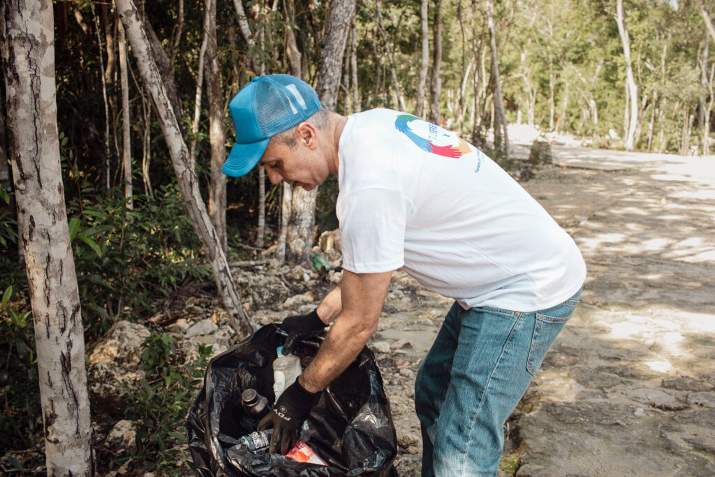 AJEMEX, Tulum Circula y Fundación TUSERES ejecutaron limpieza masiva en Tulum