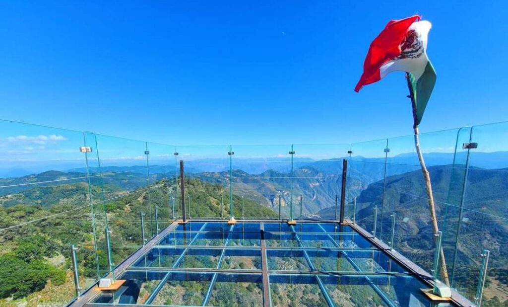 Mirador de la Peña de las Guacamayas: un lugar en las nubes