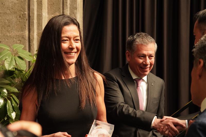 Banco Azteca recibe la Insignia Sáasil por su compromiso financiero