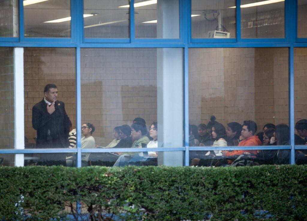 Estos son los puentes escolares de mayo 2025 según la SEP