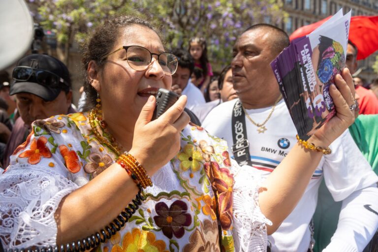 Gira de Lenia Batres en Querétaro causa polémica