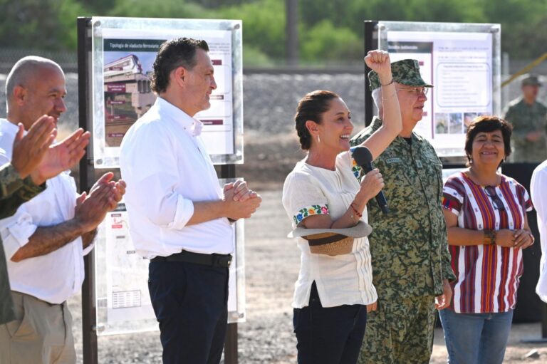 Claudia Sheinbaum da banderazo al Tren México-Querétaro