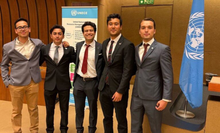 Jóvenes queretanos presentan innovador sistema de energía en la ONU